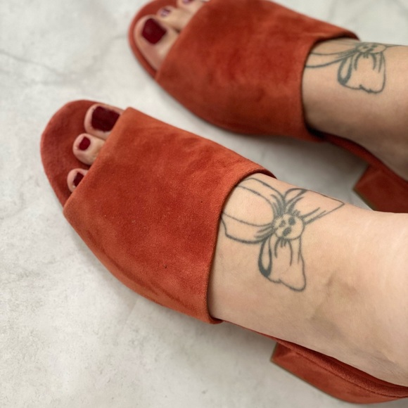 Vince Suede Slides Sandals Shoes Size 8.5 Red - Picture 2 of 7